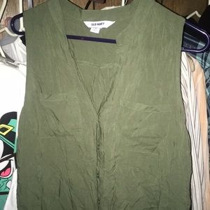 Old navy army green button up tank w pockets